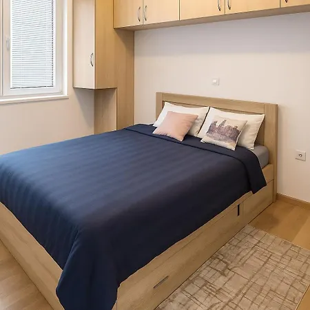 Charming Urban Retreat In Daire *