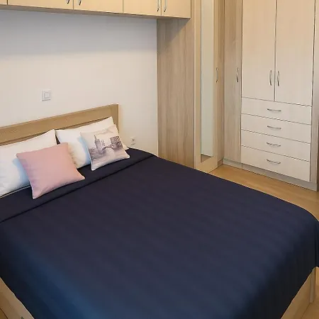 Апартаменти Charming Urban Retreat In Скоп'є