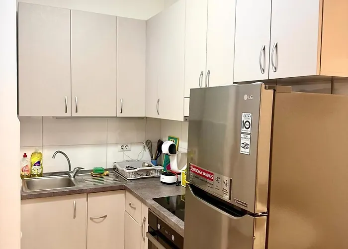 Charming Urban Retreat In Apartment *